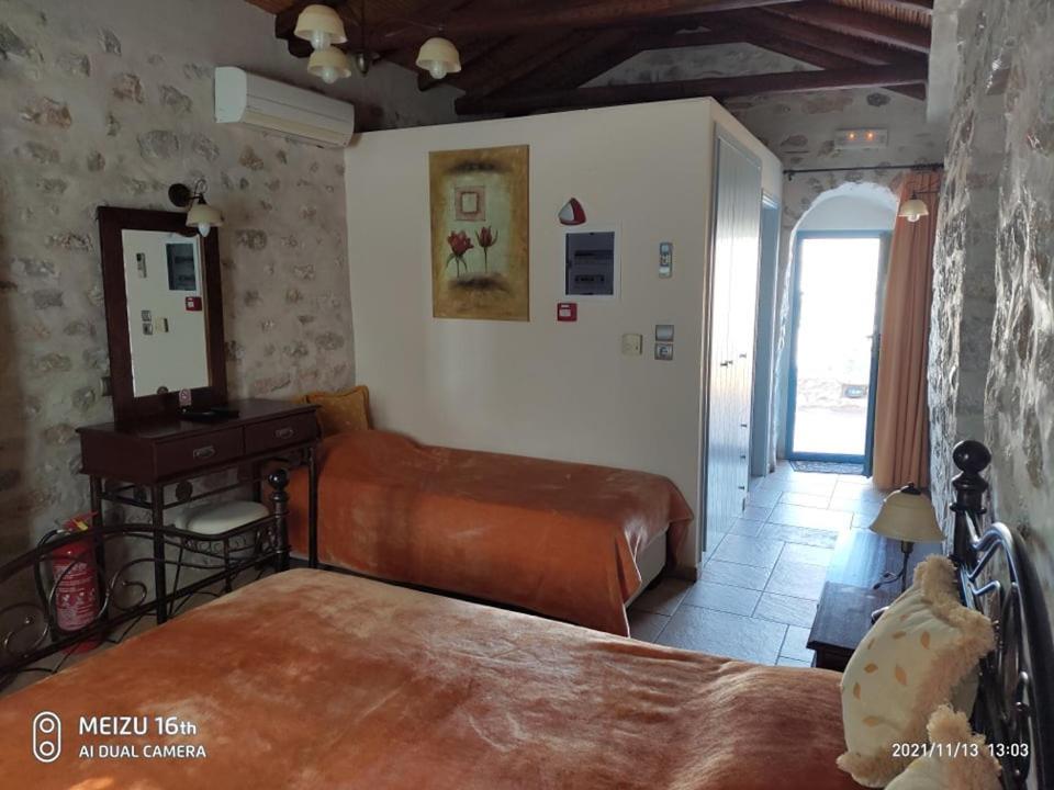 Petrounis Hotel Areopoli Buitenkant foto