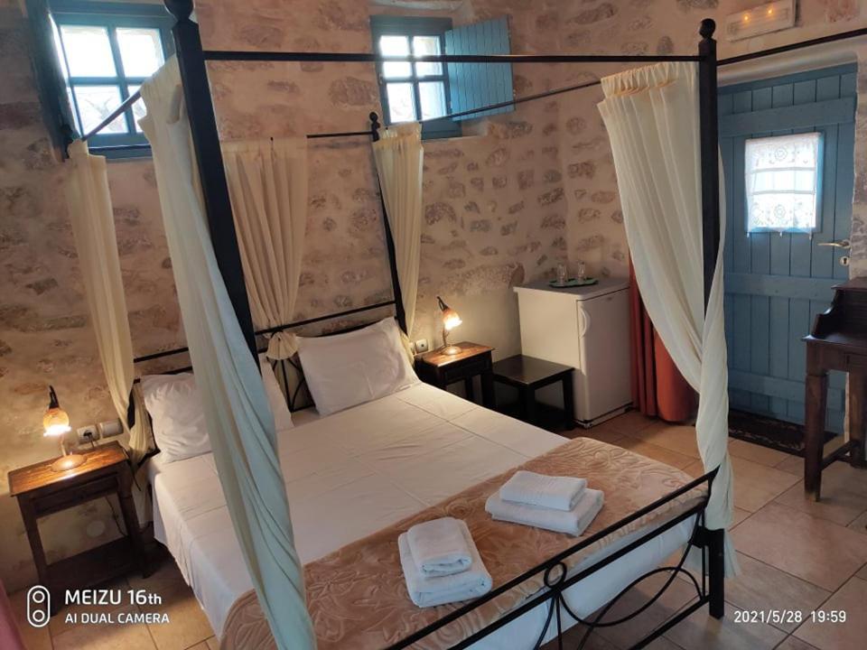 Petrounis Hotel Areopoli Buitenkant foto