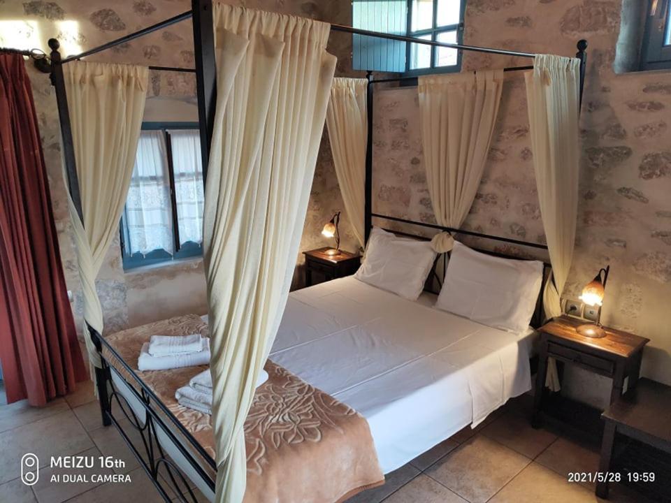 Petrounis Hotel Areopoli Buitenkant foto
