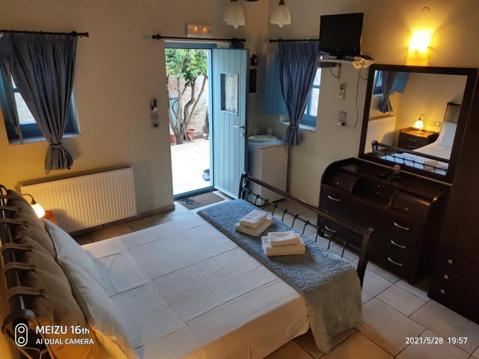 Petrounis Hotel Areopoli Buitenkant foto