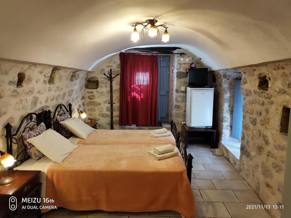 Petrounis Hotel Areopoli Buitenkant foto
